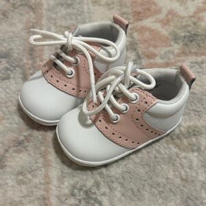 Angel White and Pink Baby Oxford Lace-Up Shoes size 1